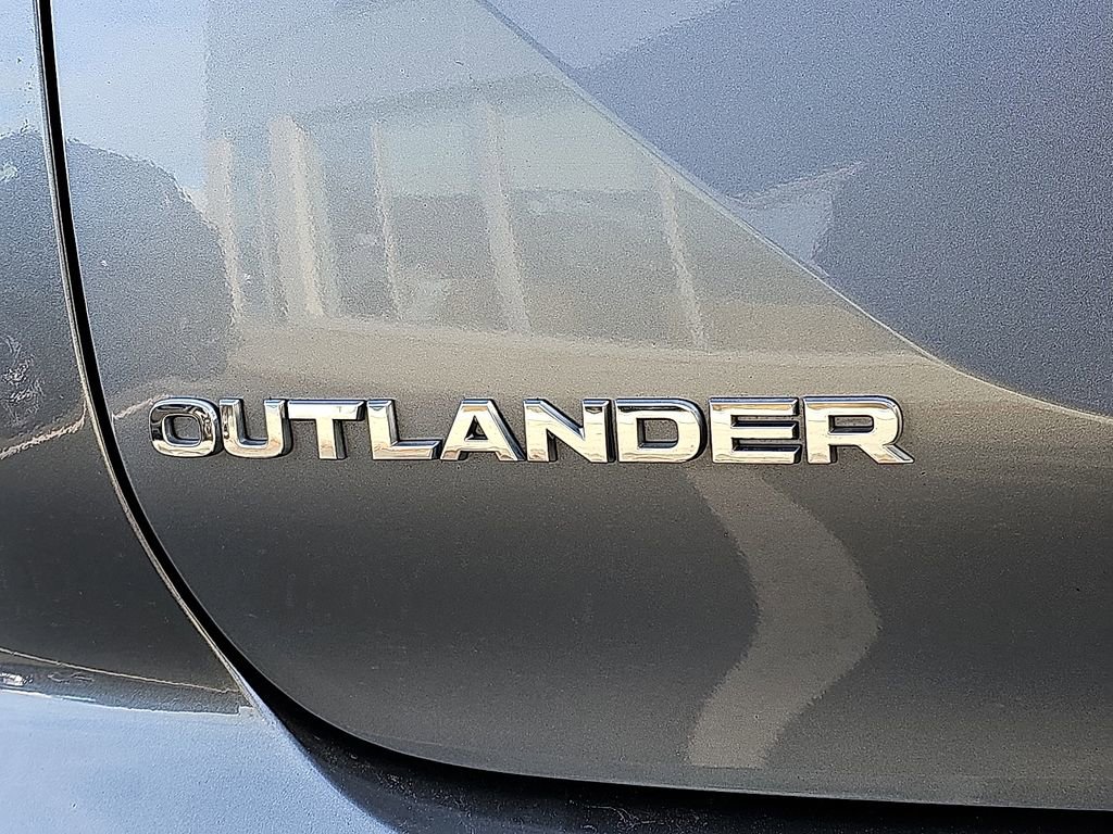 Used 2024 Mitsubishi Outlander SE image 33