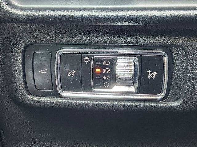 Used 2023 Lincoln Corsair FWD w/ Equipment Group 101A image 20