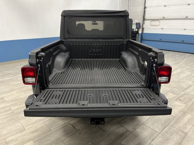 Used 2022 Jeep Gladiator Willys image 12