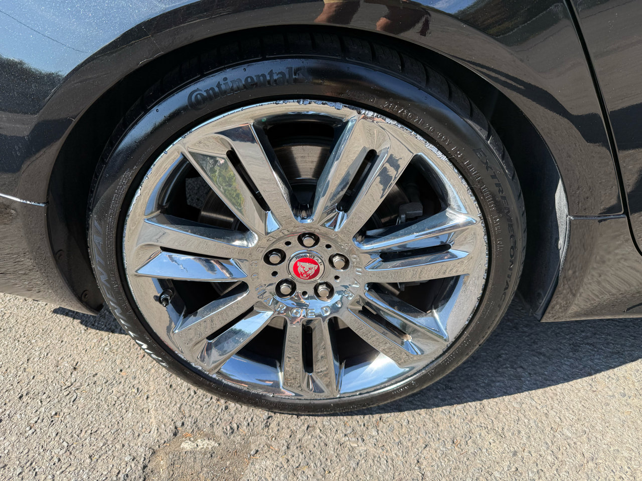 Used 2010 Jaguar XF R image 39