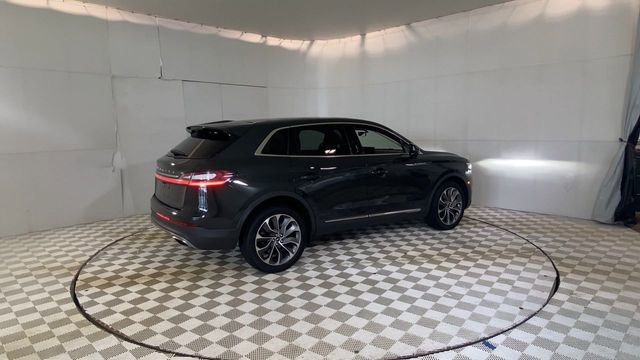 Used 2023 Lincoln Nautilus Reserve AWD/4WD image 3