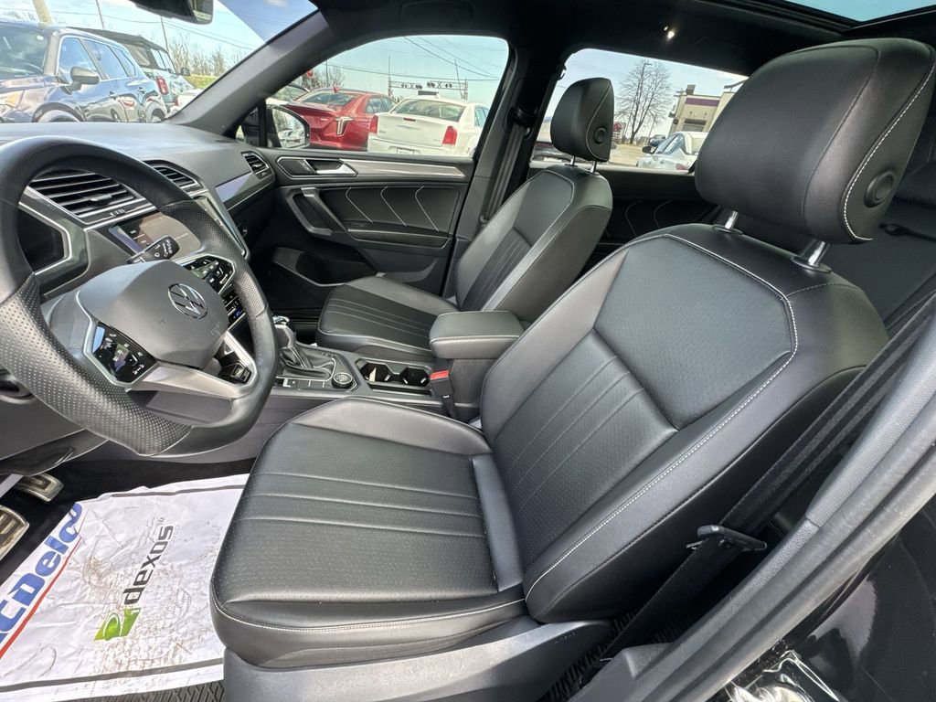 Used 2022 Volkswagen Tiguan SE R-Line AWD/4WD image 11