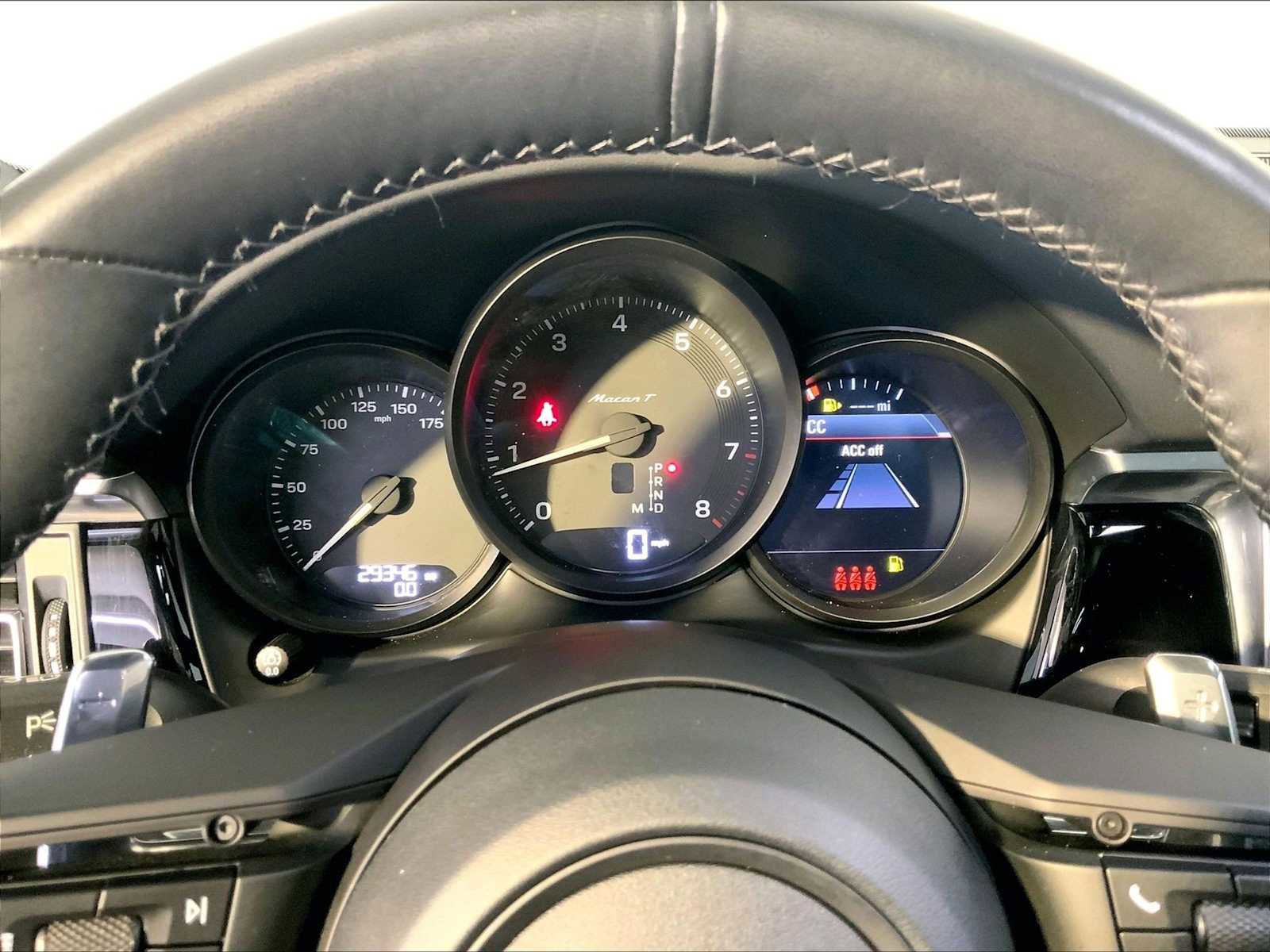 Certified 2023 Porsche Macan Turbo image 29