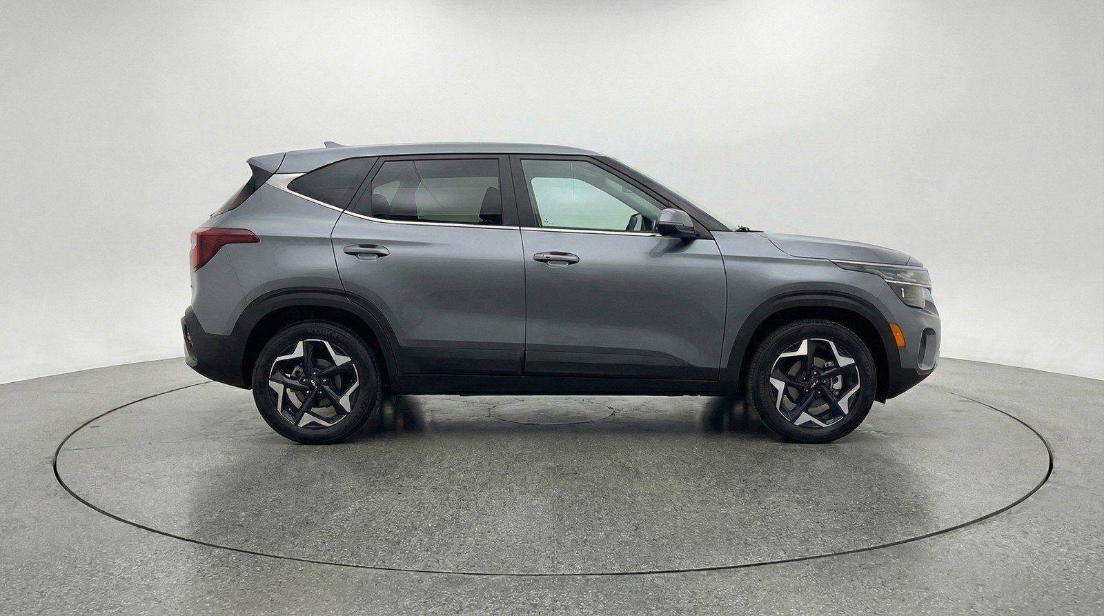 Used 2025 Kia Seltos S image 11