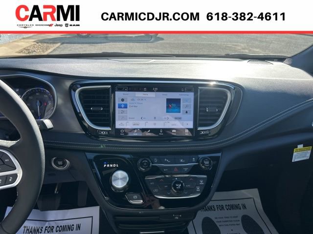 New 2026 Chrysler Pacifica Select image 13