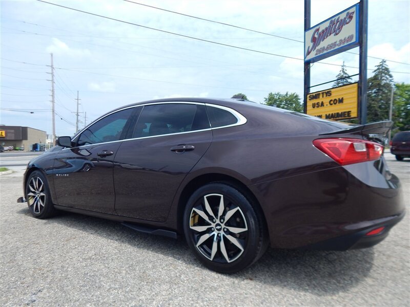 Used 2016 Chevrolet Malibu LT w/ Leather Package FWD image 2