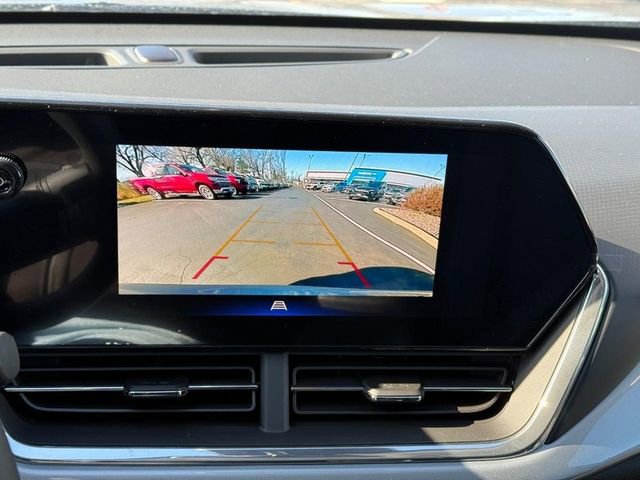 Used 2025 Chevrolet Trax LT w/ Driver Confidence Package FWD image 21
