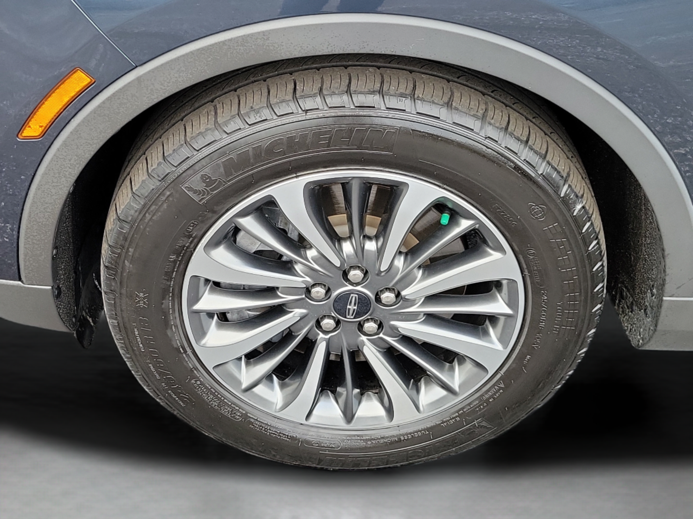 Used 2022 Lincoln Nautilus Reserve w/ Luxury Package FWD image 30