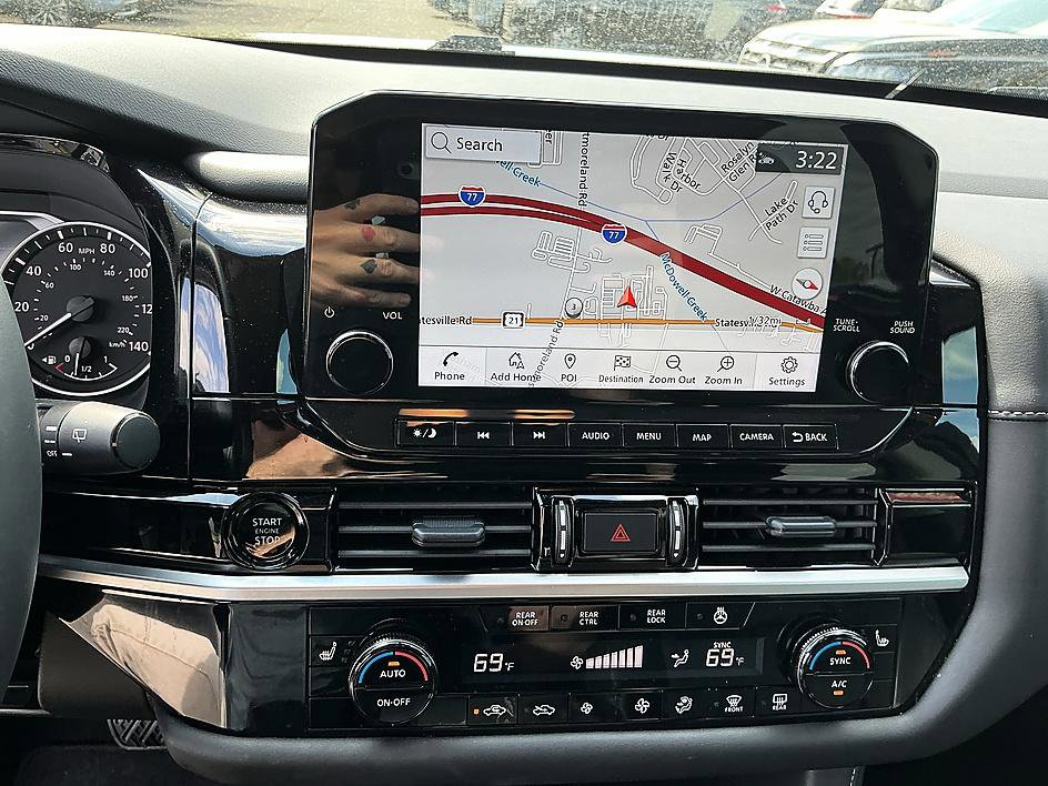 Certified 2025 Nissan Pathfinder SL image 16