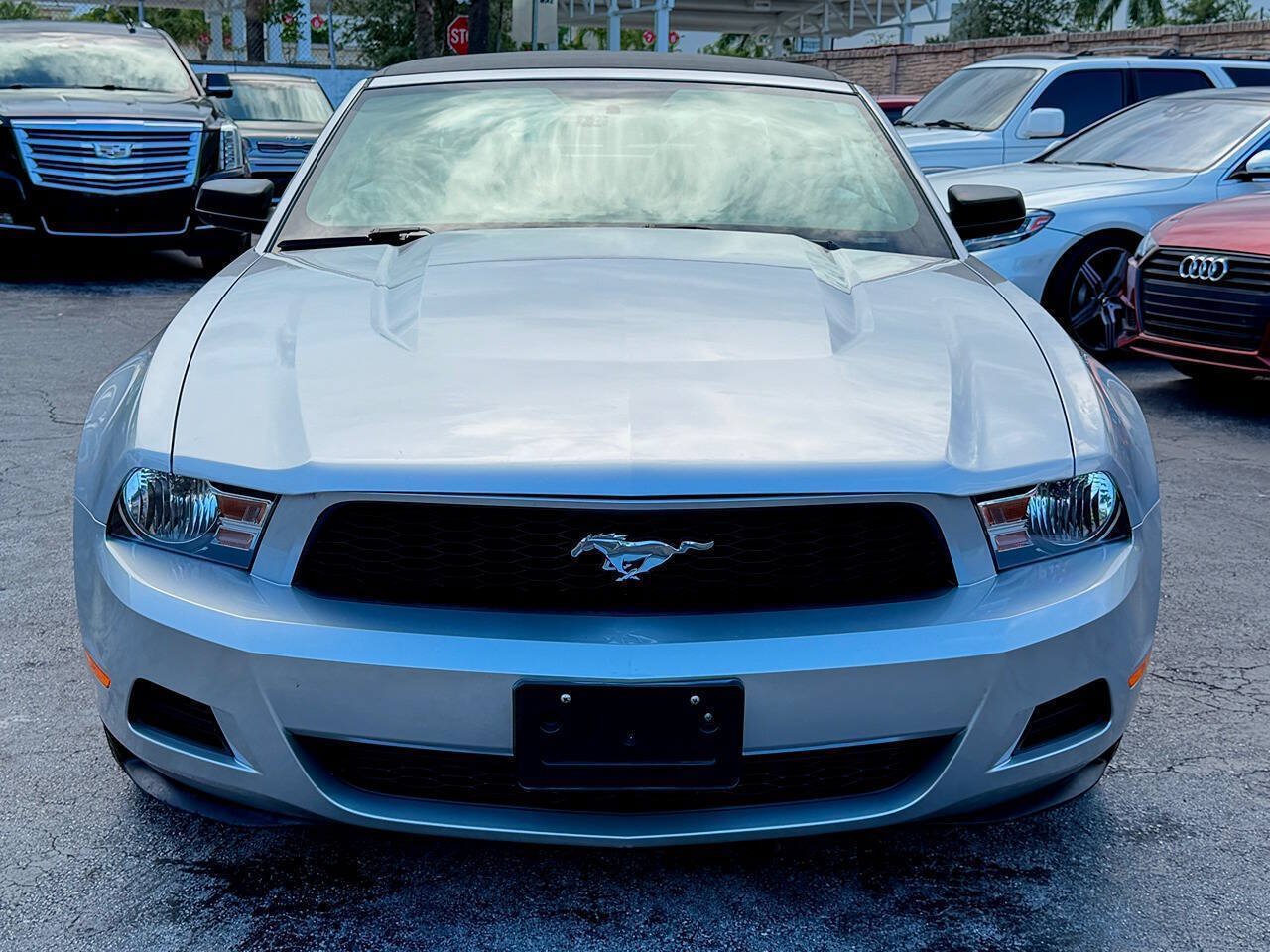 Used 2010 Ford Mustang Convertible RWD image 8