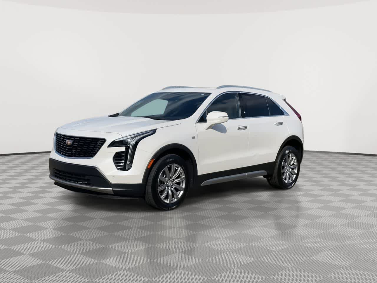 Certified 2023 Cadillac XT4 Premium Luxury w/ Technology Package AWD/4WD image 4