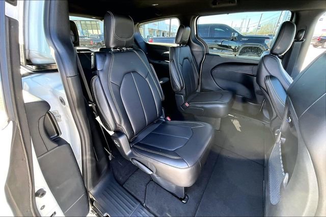 New 2026 Chrysler Pacifica Select image 16