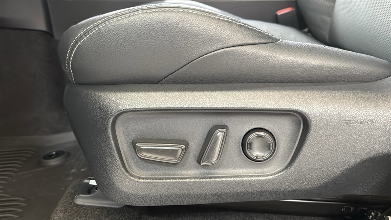 Certified 2025 Toyota 4Runner TRD Off-Road Premium image 14