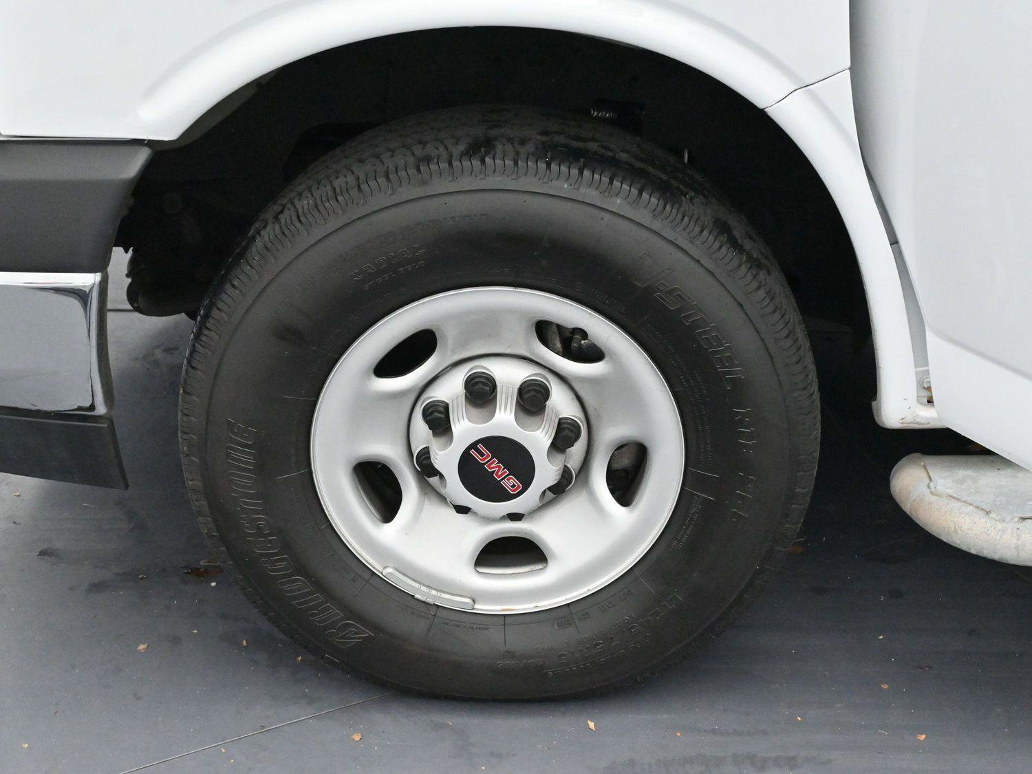 Used 2023 GMC Savana 2500 w/ Driver Convenience Package image 24