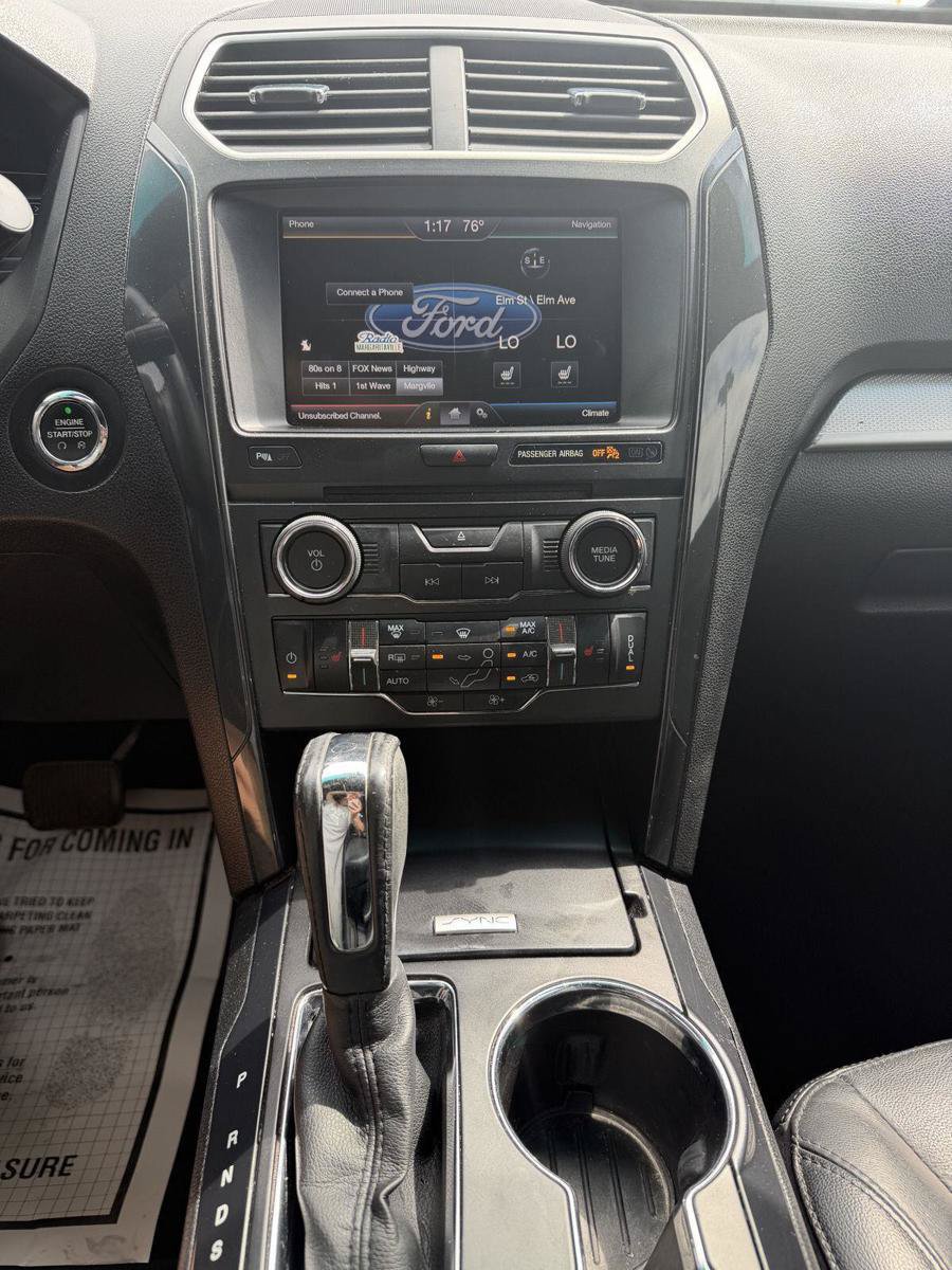 Used 2016 Ford Explorer XLT w/ Equipment Group 202A FWD image 7