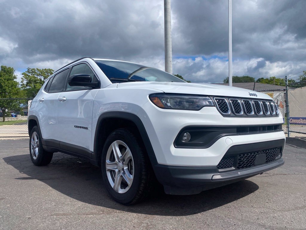 Used 2024 Jeep Compass Latitude AWD/4WD image 30