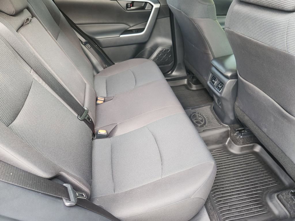 Used 2025 Toyota RAV4 LE image 33