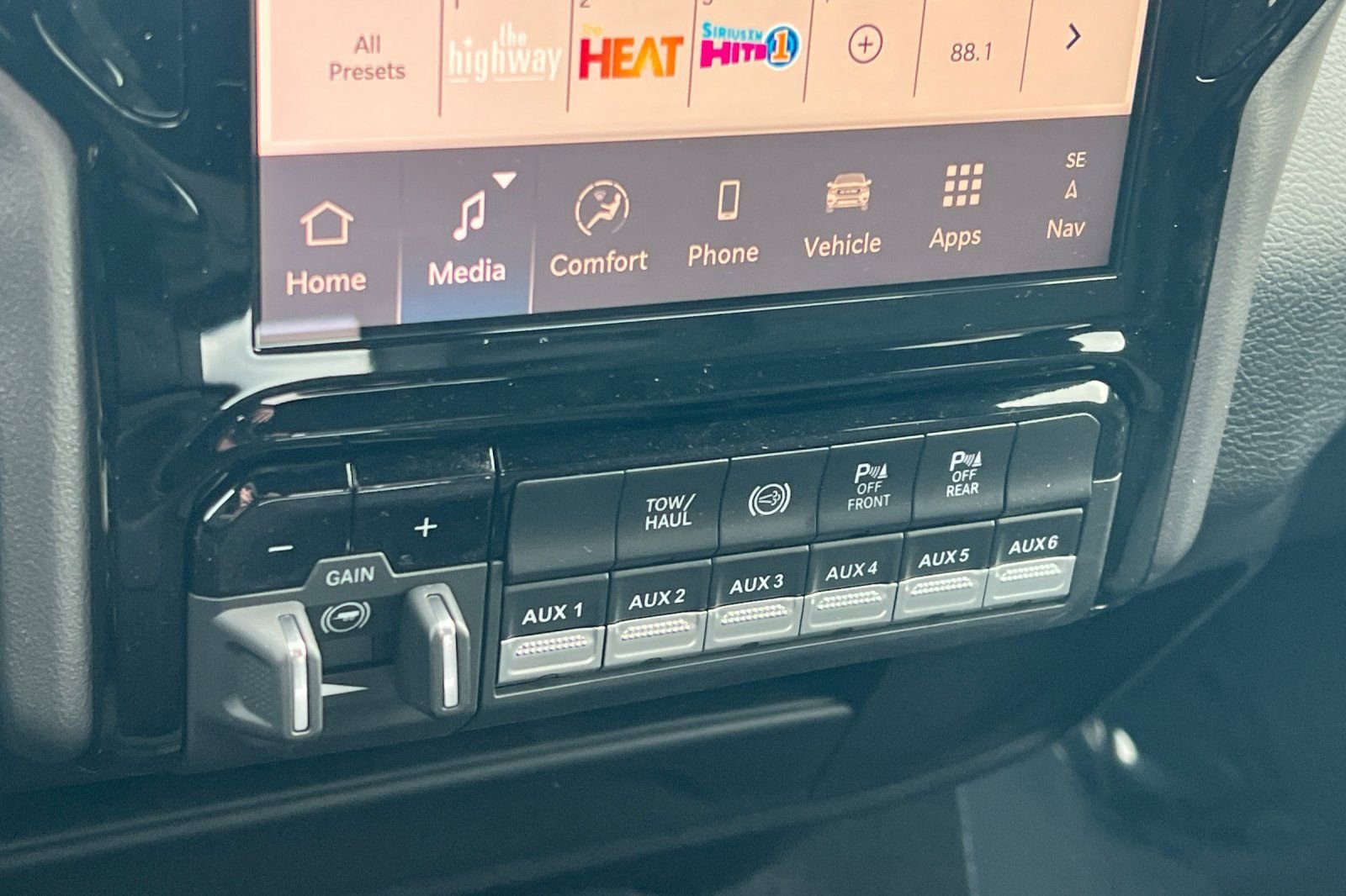 New 2026 RAM 3500 Big Horn AWD/4WD image 16