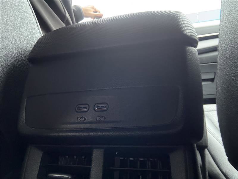 Used 2025 Chevrolet Equinox LT w/ Convenience Package II image 29