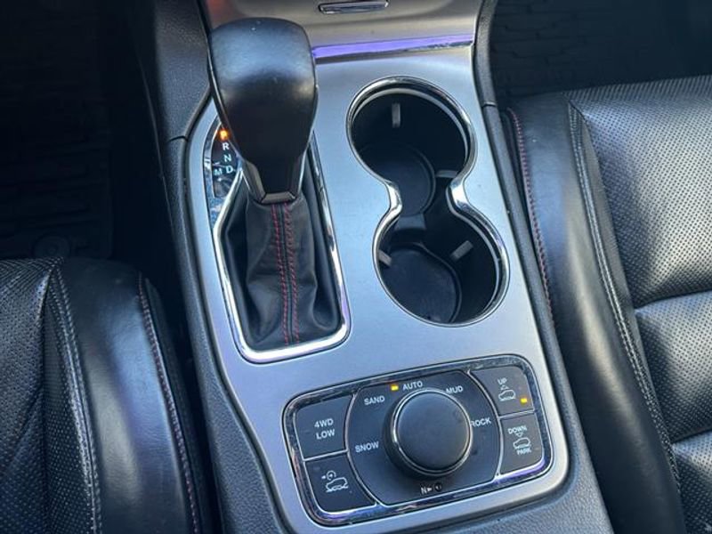 Used 2017 Jeep Grand Cherokee Trailhawk w/ Trailhawk Luxury Group AWD/4WD image 19
