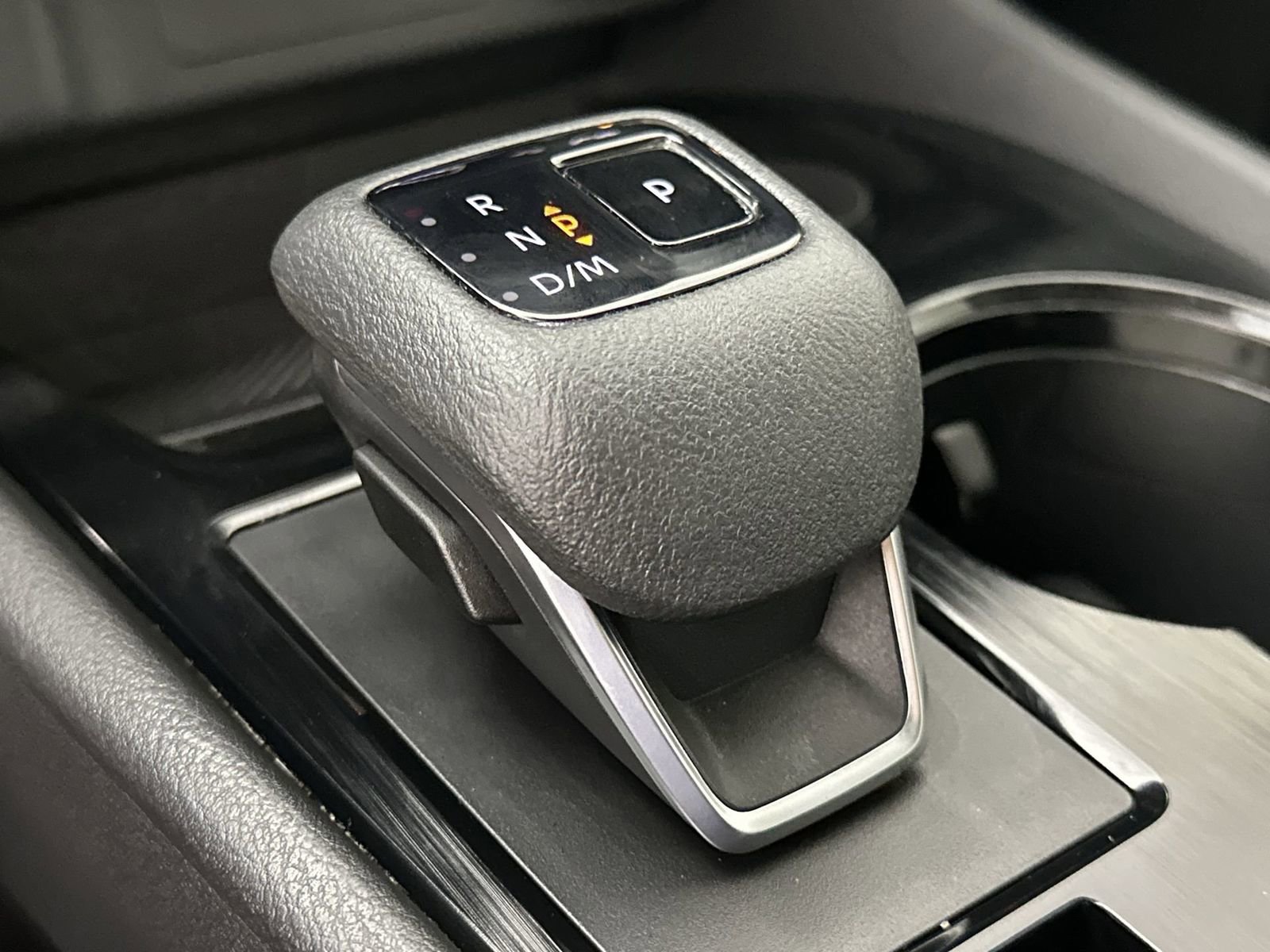 Certified 2023 Nissan Rogue SV image 24