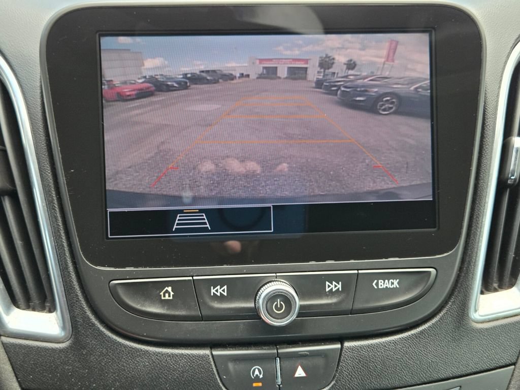 Used 2021 Chevrolet Malibu LT FWD image 16