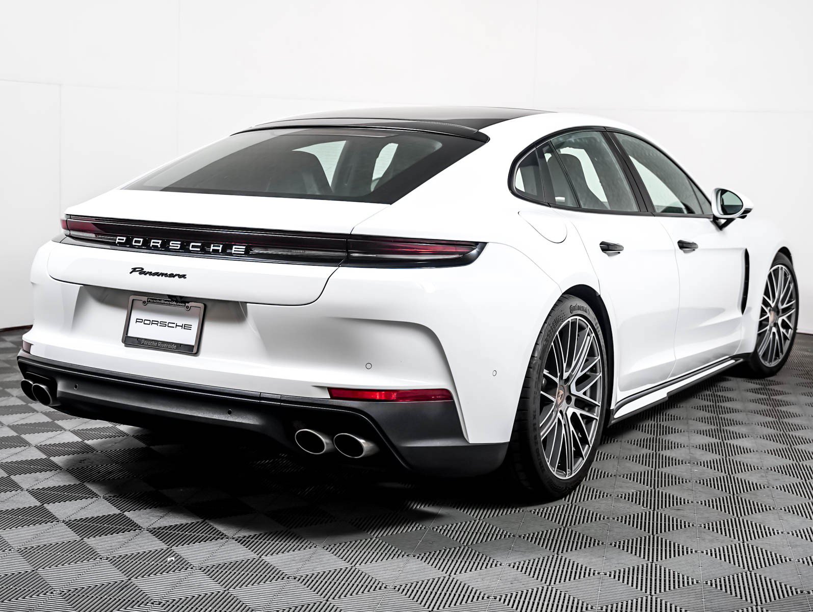 Certified 2024 Porsche Panamera RWD image 10