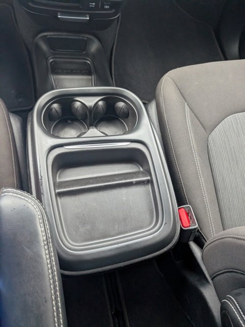 Used 2022 Chrysler Pacifica Touring image 40