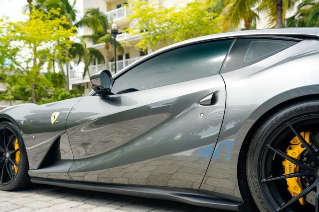 Used 2020 Ferrari 812 Superfast RWD image 20