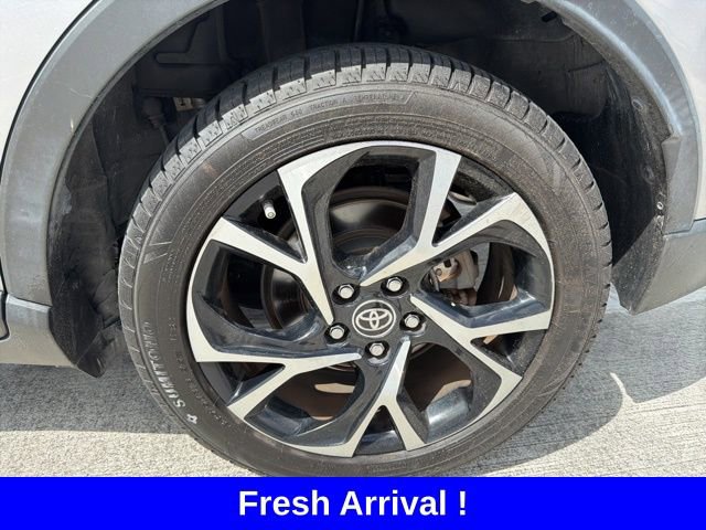 Used 2020 Toyota C-HR XLE image 14