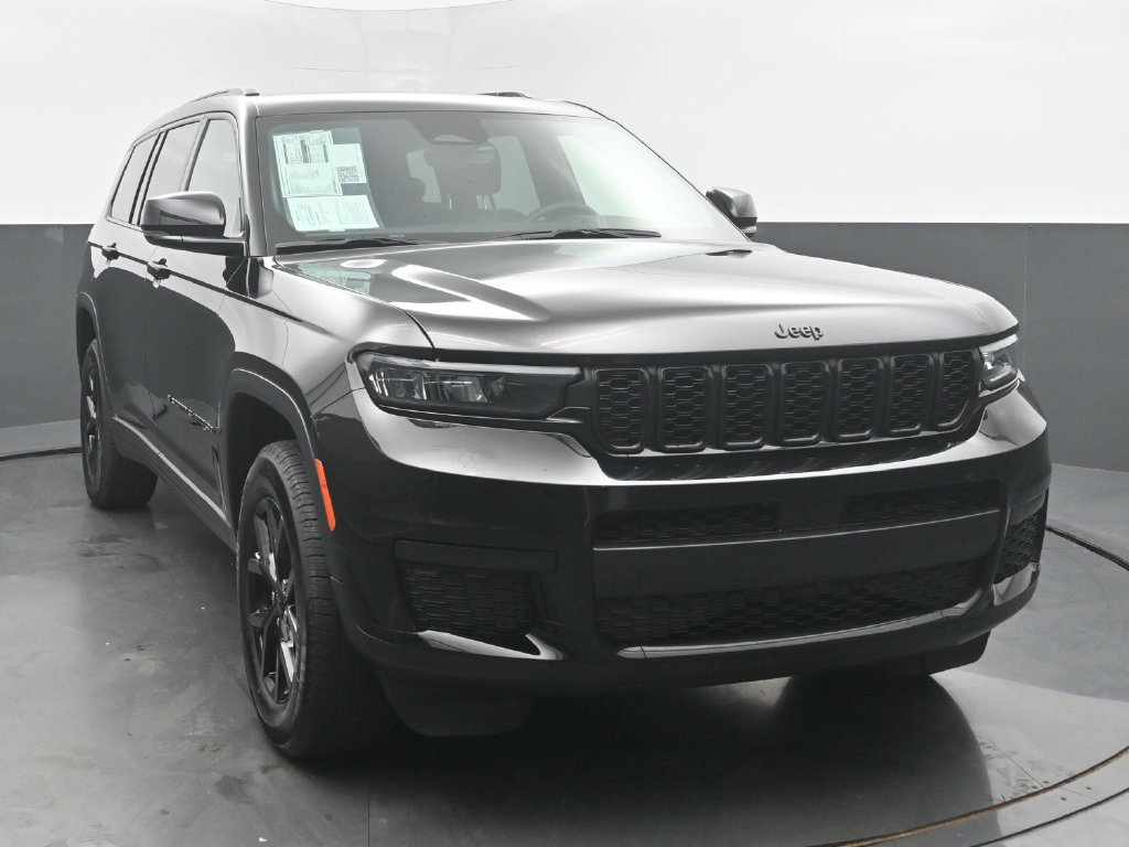 Used 2025 Jeep Grand Cherokee L Altitude AWD/4WD image 4