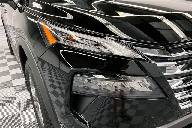 New 2025 Nissan Rogue S image 15