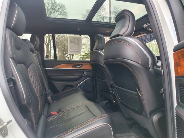 Used 2022 Jeep Grand Cherokee Summit image 32