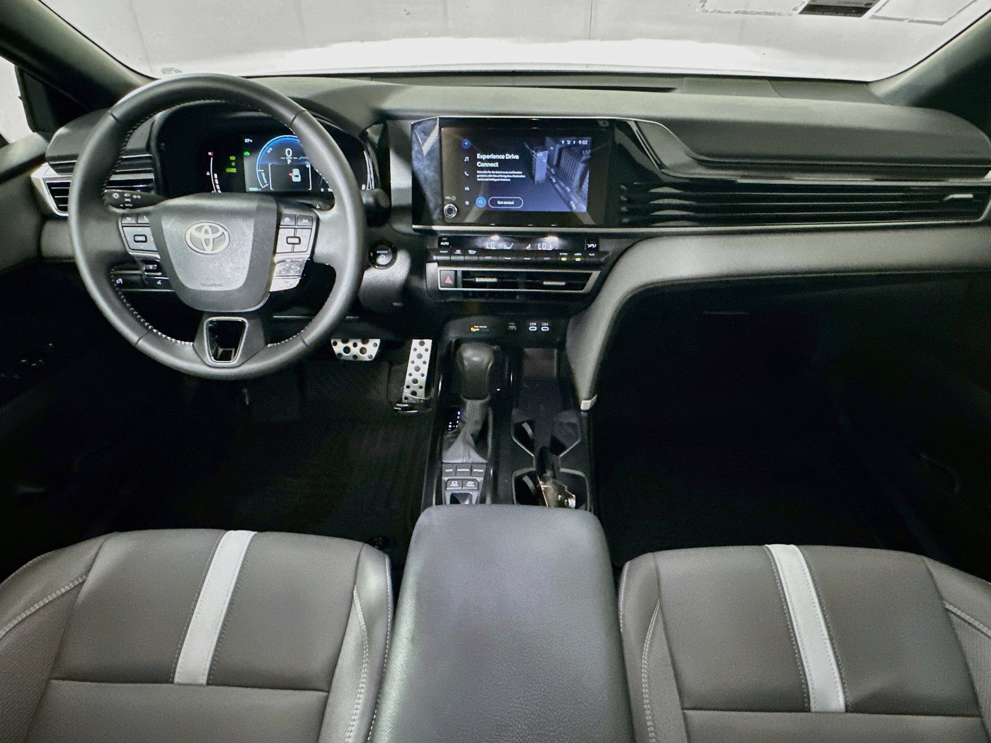 Used 2025 Toyota Camry SE FWD image 27