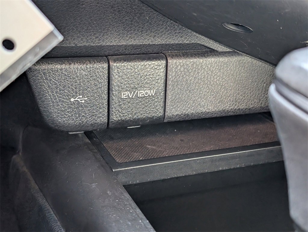 Used 2022 Toyota Camry SE image 18