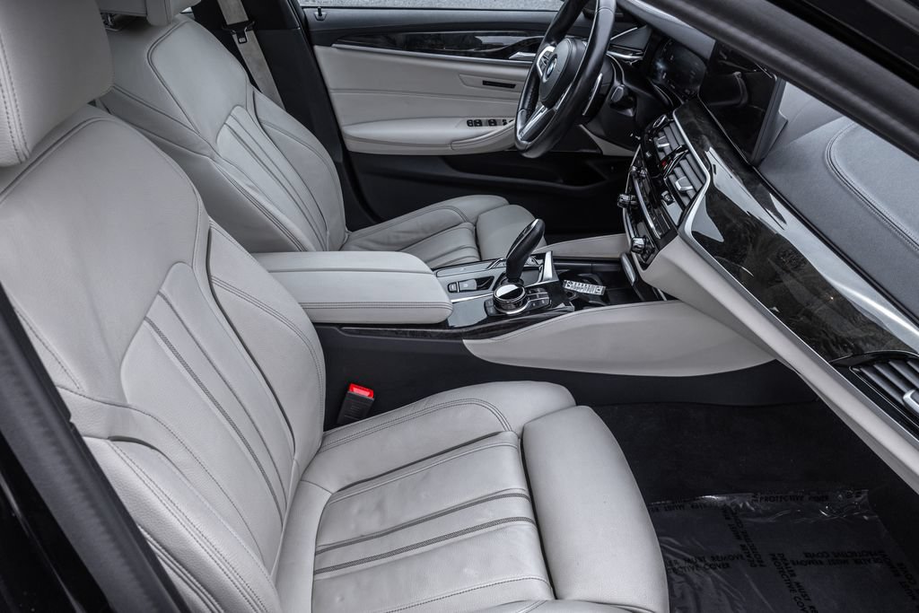 Used 2023 BMW M550i xDrive w/ Executive Package AWD/4WD image 33