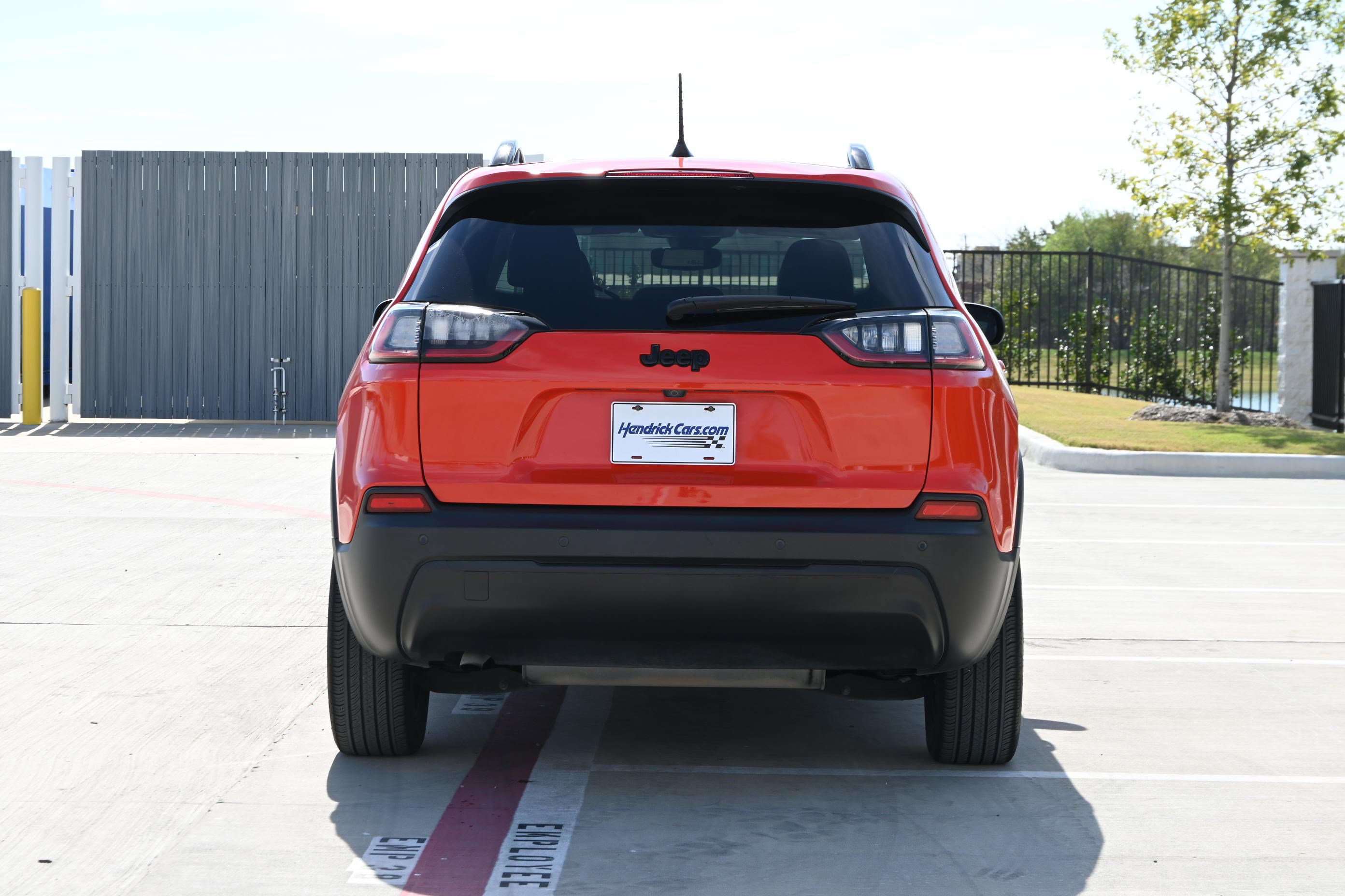 Used 2021 Jeep Cherokee Latitude Plus FWD image 8