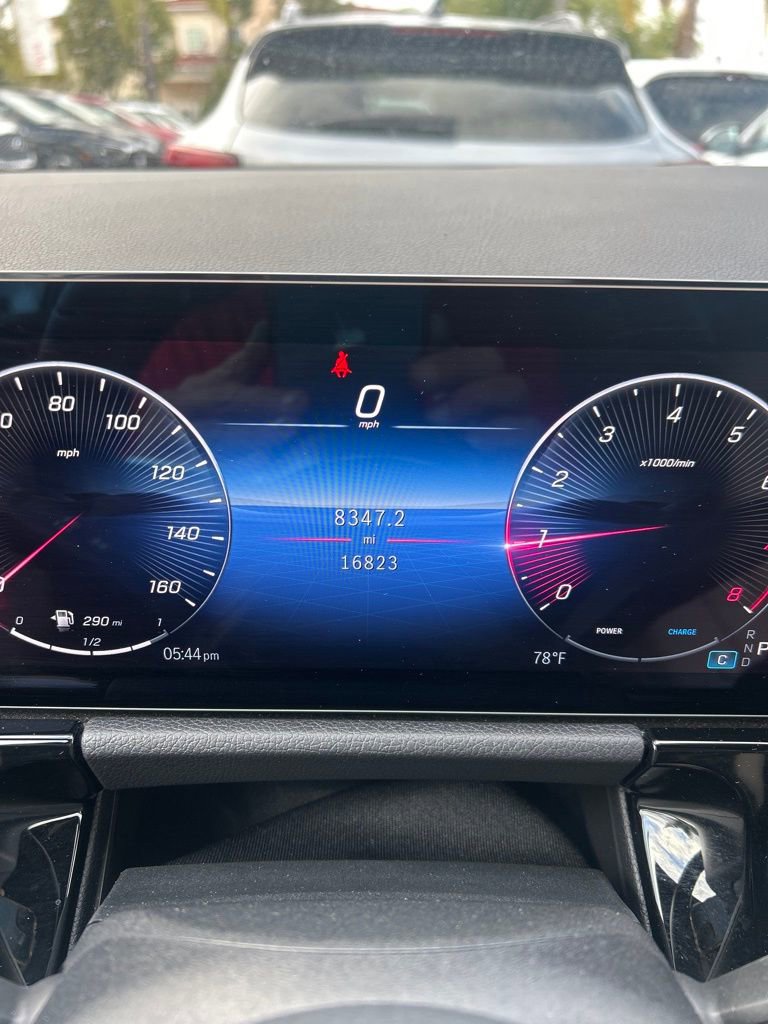 Used 2025 Mercedes-Benz GLA 250 4MATIC image 9