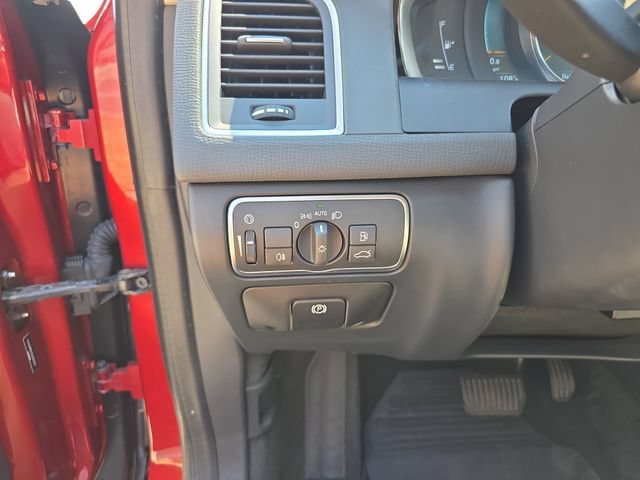 Used 2016 Volvo XC60 T5 Premier w/ Proximity Package FWD image 34