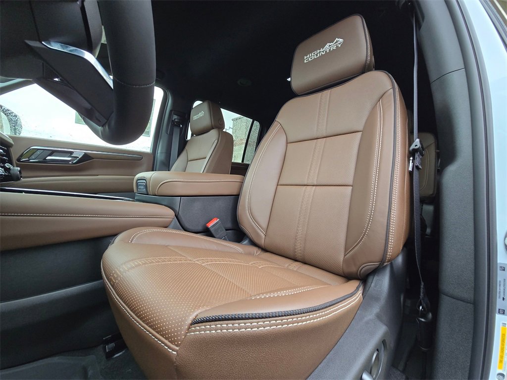 New 2026 Chevrolet Suburban High Country image 16