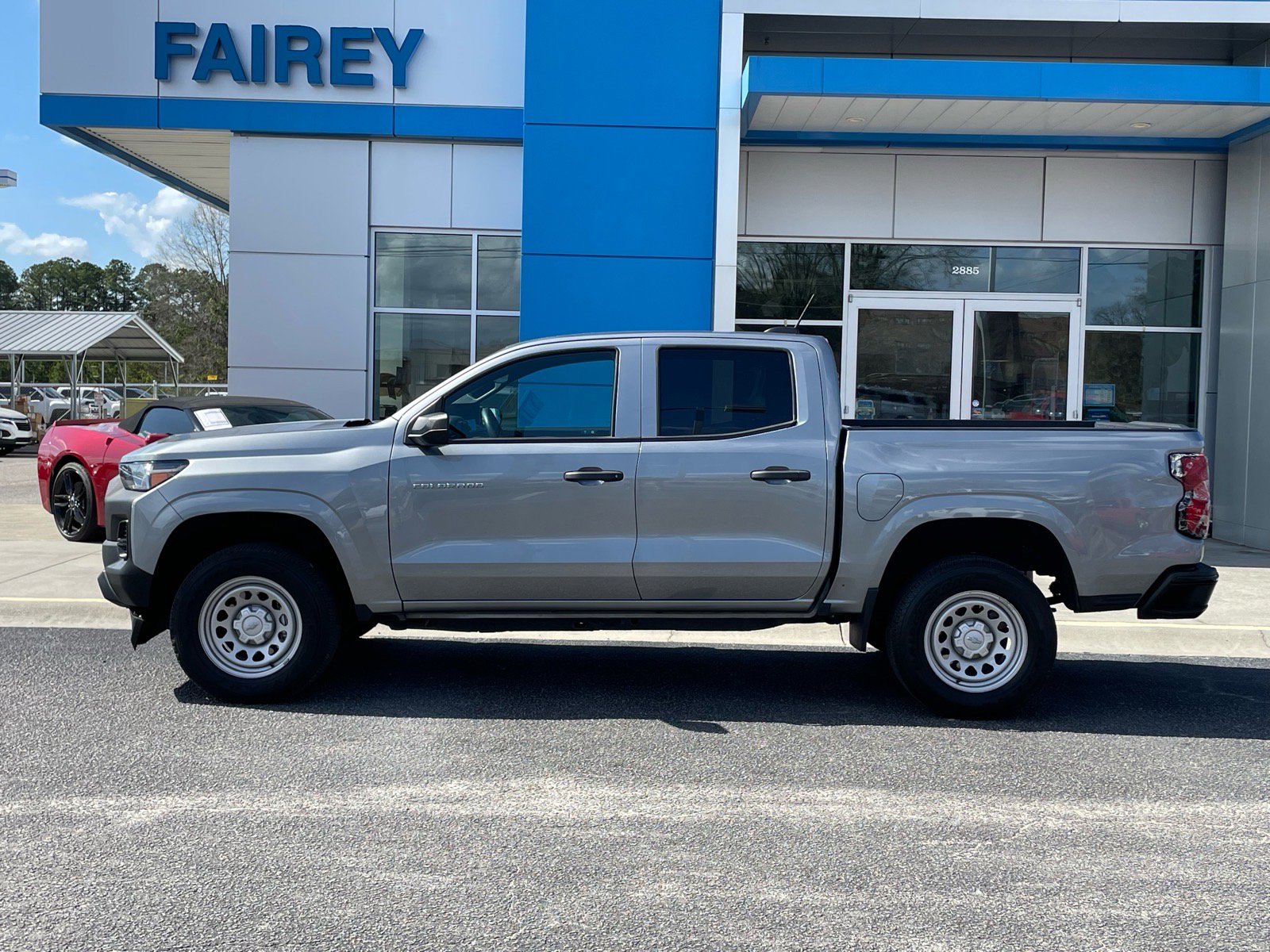 Used 2023 Chevrolet Colorado W/T image 2