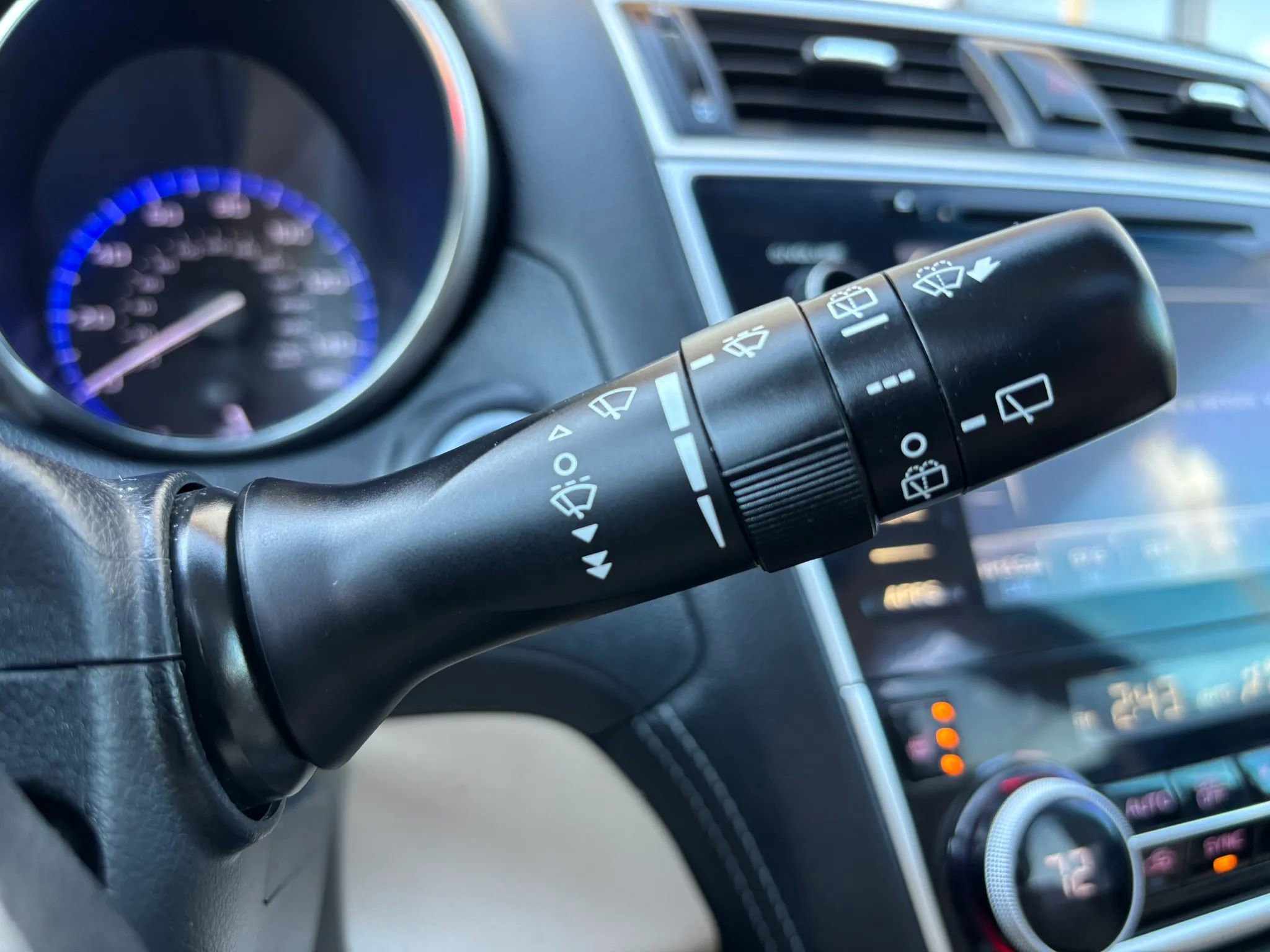 Used 2018 Subaru Outback 2.5i Limited w/ Popular Package #2 AWD/4WD image 27