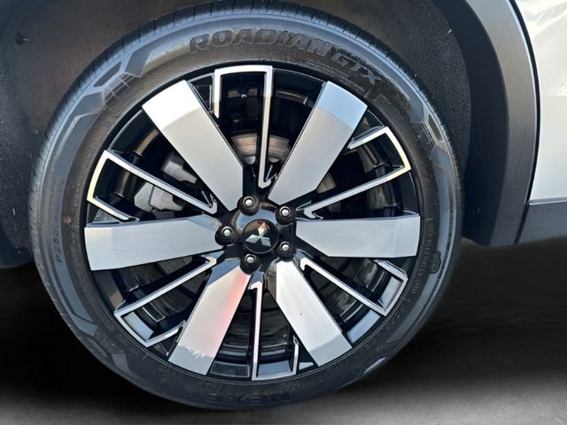 Used 2025 Mitsubishi Outlander SE image 37