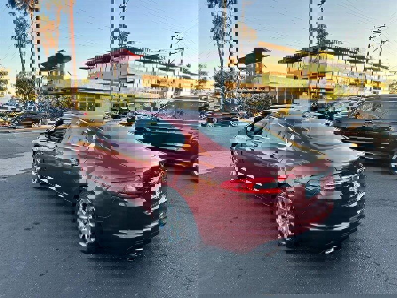 Used 2011 Jaguar XF image 4