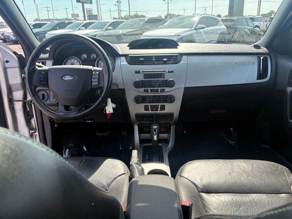Used 2009 Ford Focus SEL FWD image 32