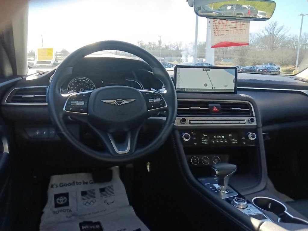 Used 2025 Genesis G70 2.5T image 27