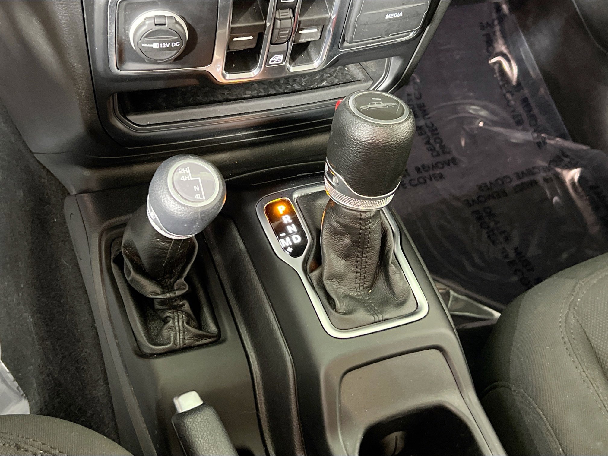 Used 2022 Jeep Gladiator Sport AWD/4WD image 16