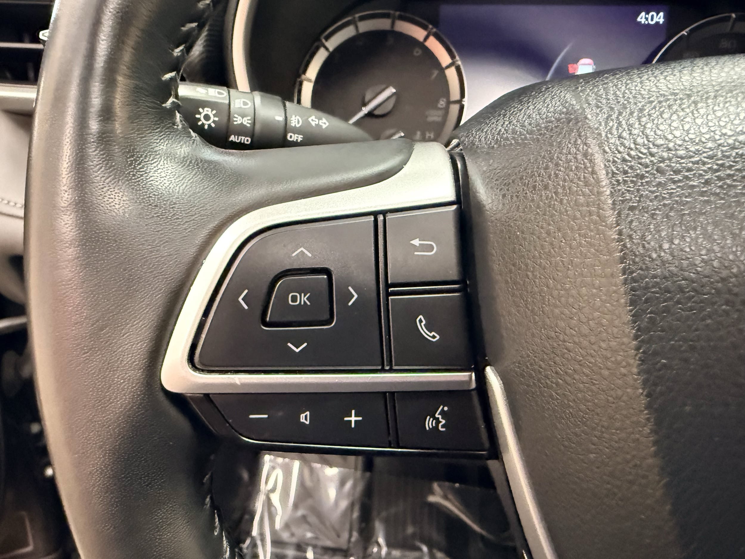 Used 2022 Toyota Highlander XSE AWD/4WD image 10