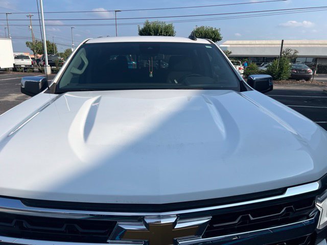 Used 2023 Chevrolet Silverado 1500 LT AWD/4WD image 11