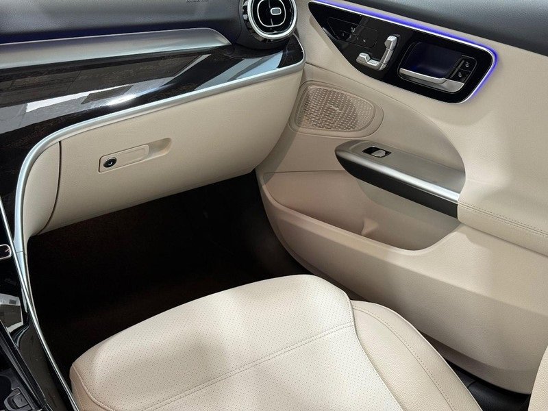 New 2026 Mercedes-Benz C 300 4MATIC Sedan image 9